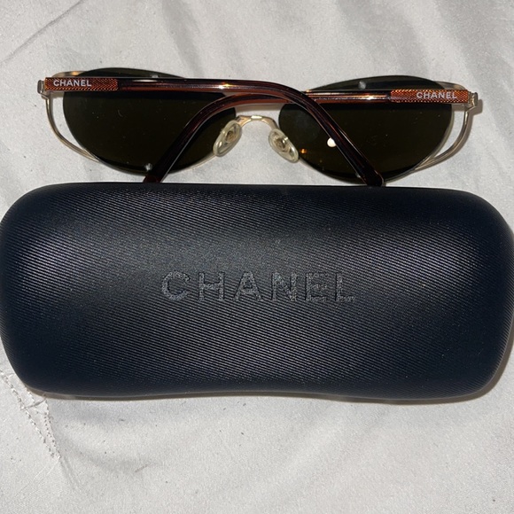 Chanel gold and brown sunglasses with case 100% Authentic - Picture 3 of 4